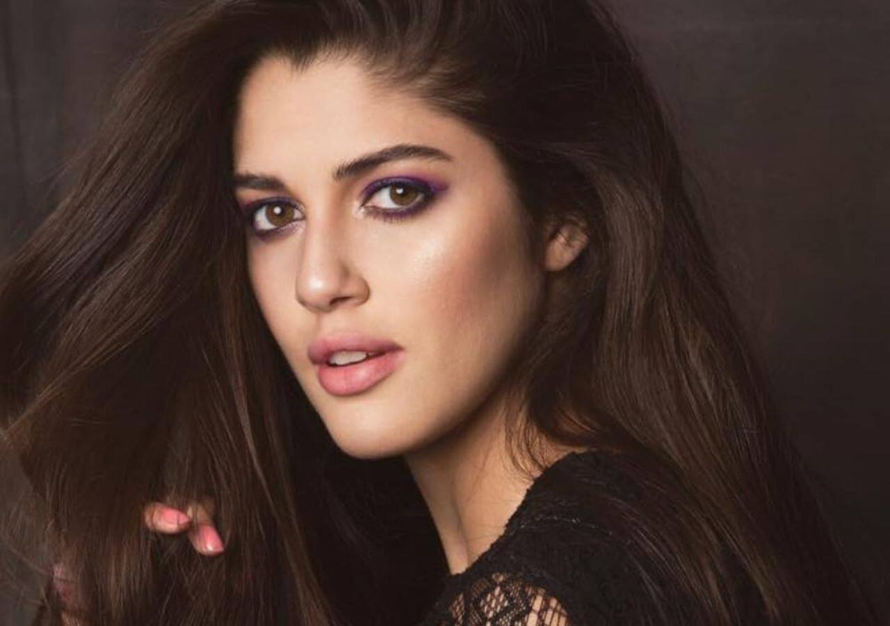 Virat Kholi dating Izabelle Leite