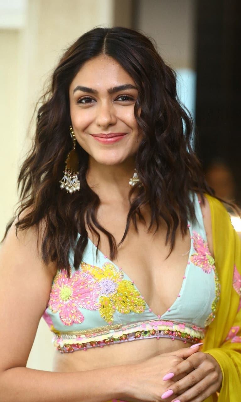 TV Serials, image size:768x1280