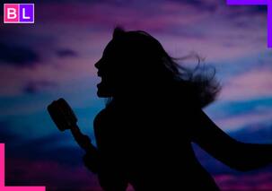 किसी जमाने में मुंडन में गाने गाती थी Bollywood की ये सिंगर, 100 रुपए देकर... आज कर रही है....