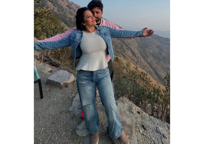 Vicky Rajpoot Monalisa and Vikrant Singh Rajpoot vacation photos goes viral : पति की ...