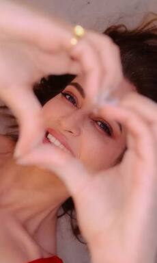 पति को छोड़ ये किसके साथ संडे एंजॉय कर रही हैं कृति खरबंदा, लुका-छुपी खेलते हुए शेयर की झलक