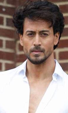 'टाइगर श्रॉफ को मारने की दी गई सुपारी', पुलिस को फोन कर एक शख्स ने...