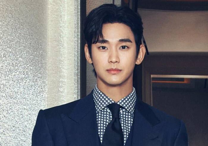 Kim Soo Hyun 8