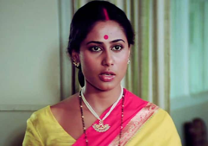 Amitabh Bachchan gave a bold scene in the rain with an actress 13 years younger Actress Smita Patil