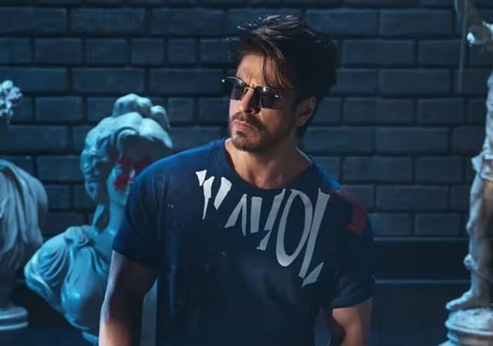 Shah Rukh Khan BEATS Hollywood stars