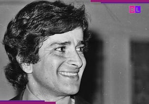 Viral Video: जब अवॉर्ड में नाम आया तो इमोशनल हो गए शशि कपूर, बड़े भाई शम्मी कपूर के छुए पैर, जीत लिया सबका दिल