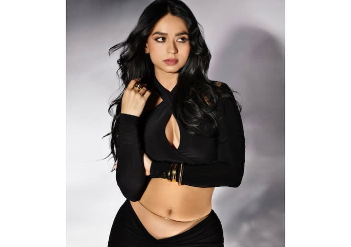 Soundarya Sharma Fans