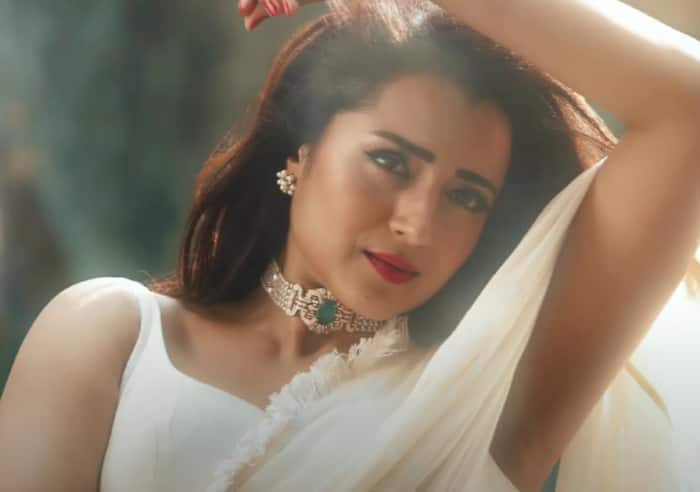 Fans praise Trisha Krishnan