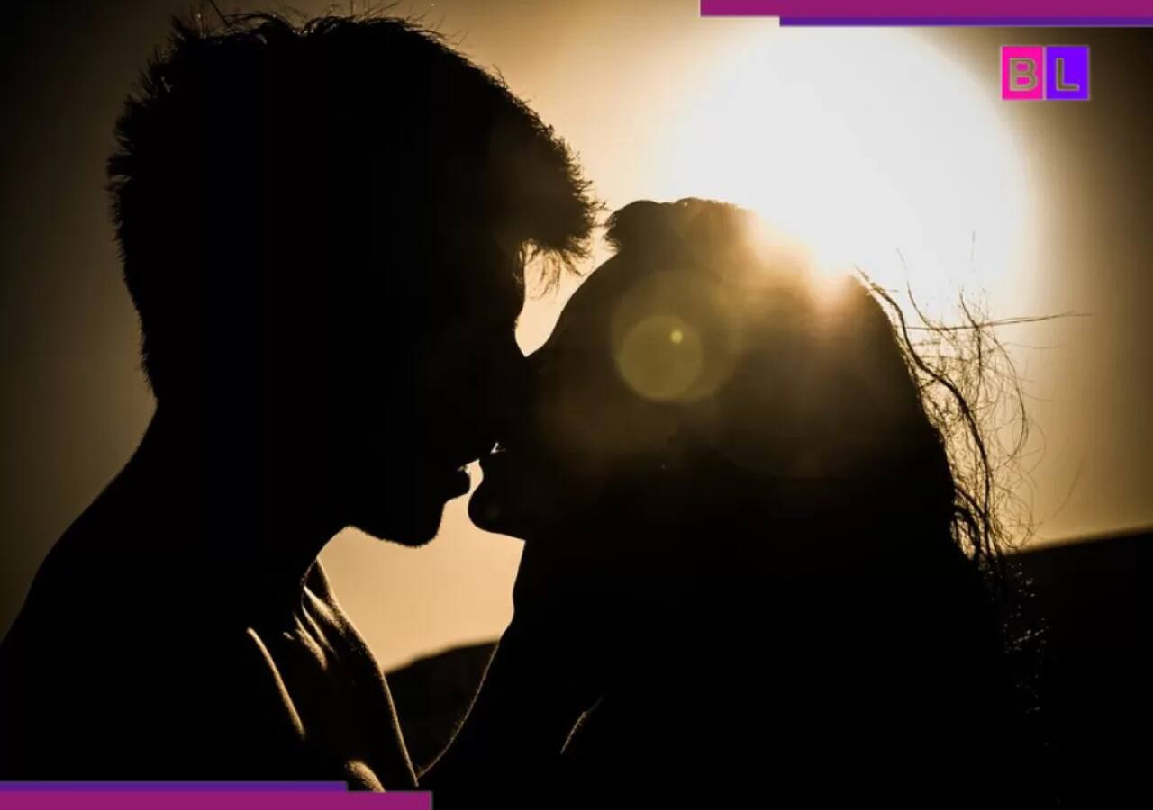 When Amitabh Bachchan Kissed Rani Mukerji