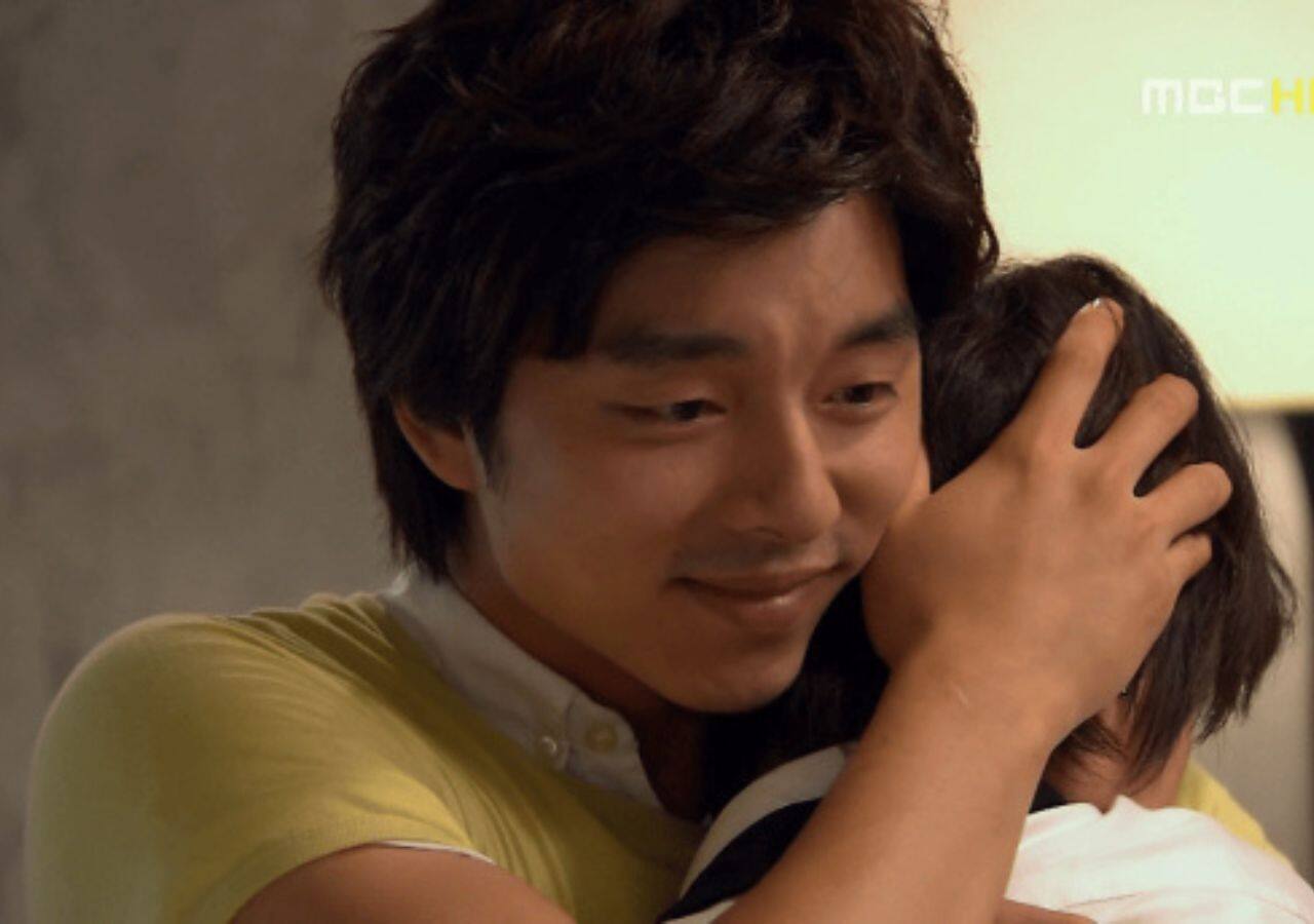 Gong Yoo and Eun Hye kissing