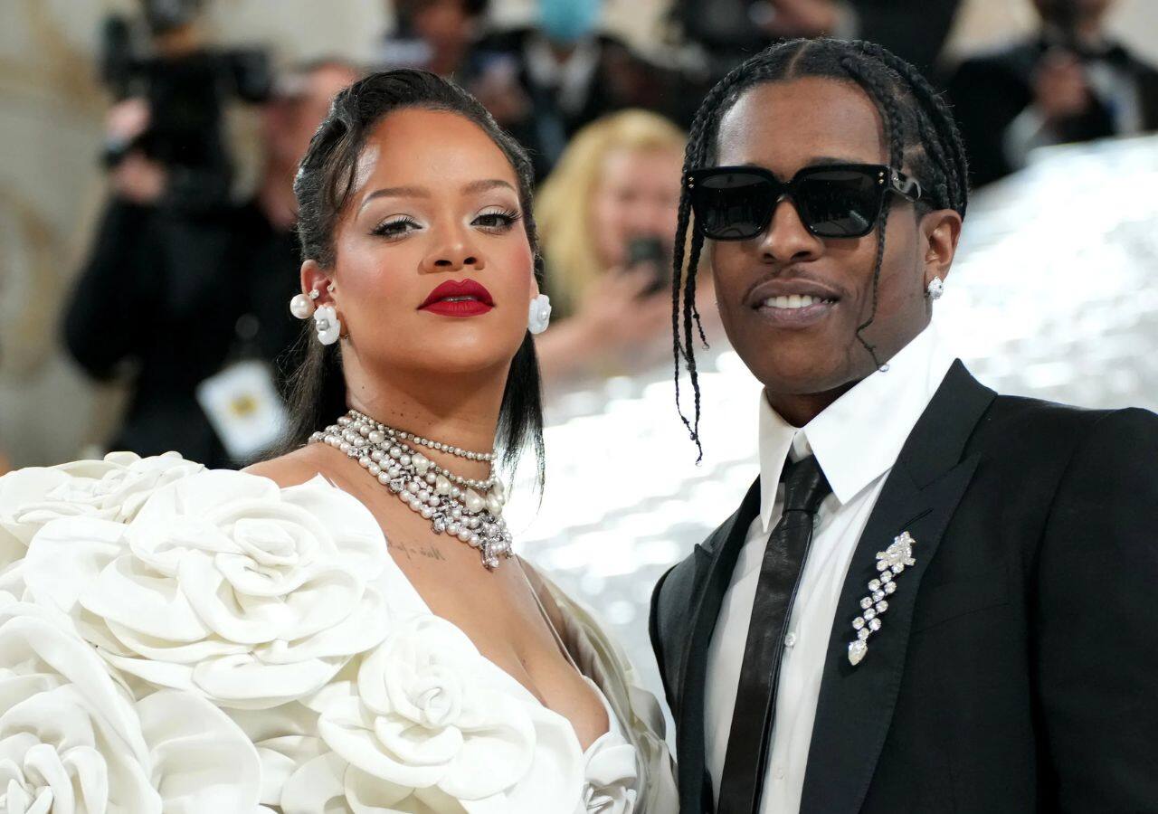 No Phones or Selfies allowed