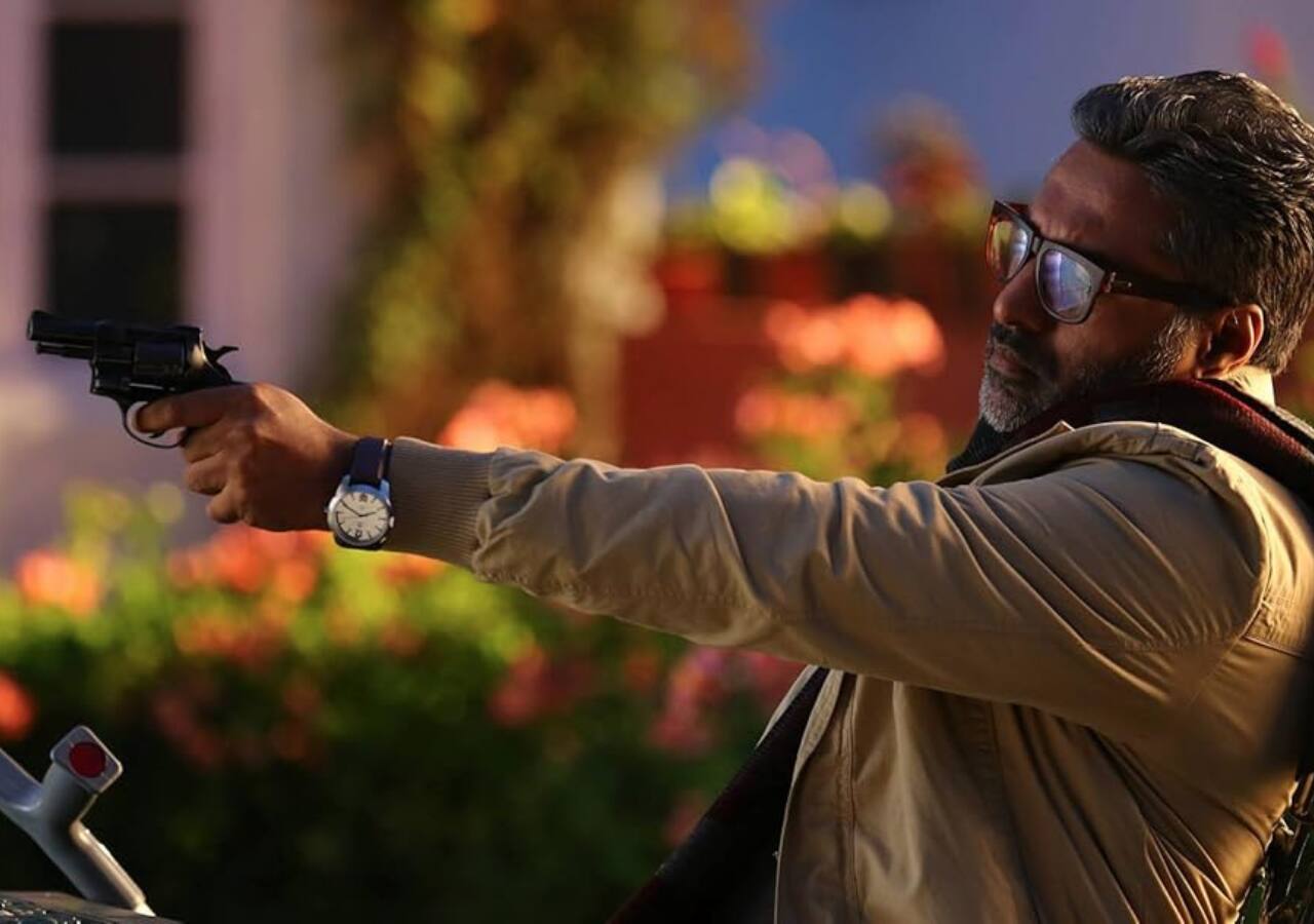 Dhuruvangal Pathinaaru