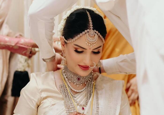 शादी की तस्वीरें हो रहीं वायरल