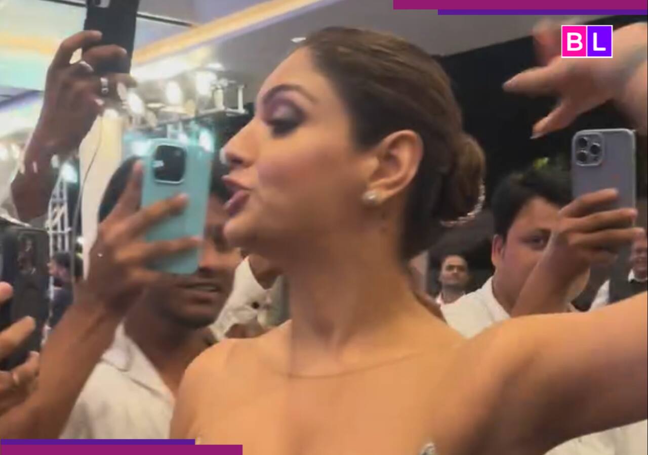 Akanksha Puri Interacts with Paps at Awards Event