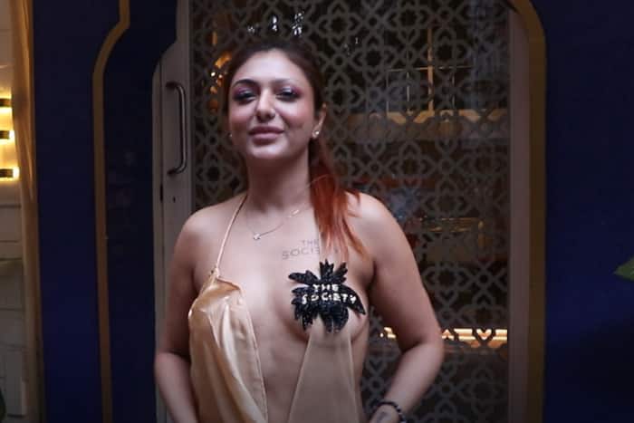 Entertainment news Celebrity gossip Movie and TV show updates Latest celebrity news Trending entertainment stories What did Khushi wear?