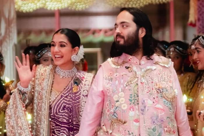 Anant Ambani with Radhika Merchant enjoy their fairytale moment