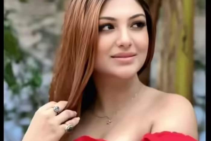 Khushi Mukherjee gets slammed for her bold outfits