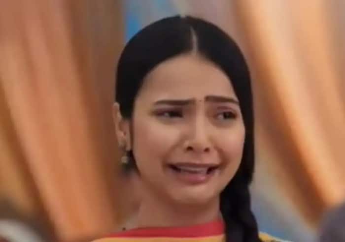 entertainment Viren touches Munni inappropriately