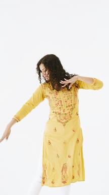 7 Stylish Kurtis & Tunics for Effortless Everyday Elegance