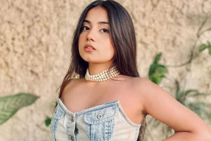 सोशल मीडिया स्टार हैं डॉली जावेद