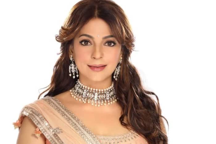 जूही चावला 90 के दशक में चार्ज करती थी इतनी फीस