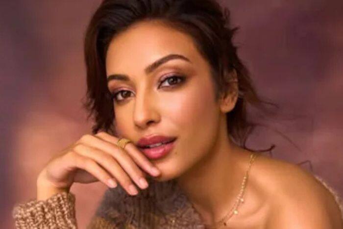 What is Sahher Bambba’s career journey?