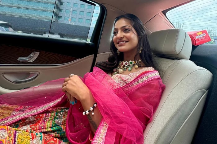 मोनालिसा का म्यूजिक वीडियो हो चुका रिलीज