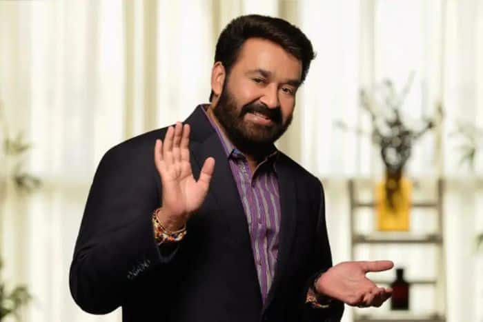 ऐसे खेल के मैदान से पहुंचे कैमरे के सामने