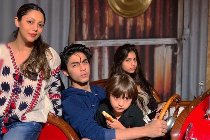 Gauri Khan poses with her children