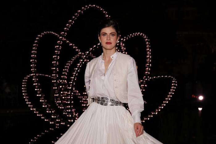 Alexandra Daddario oozes glamour