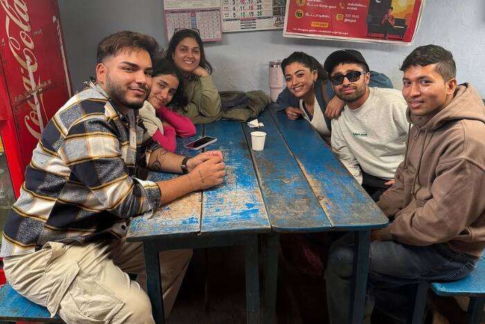 She thanks her co-stars