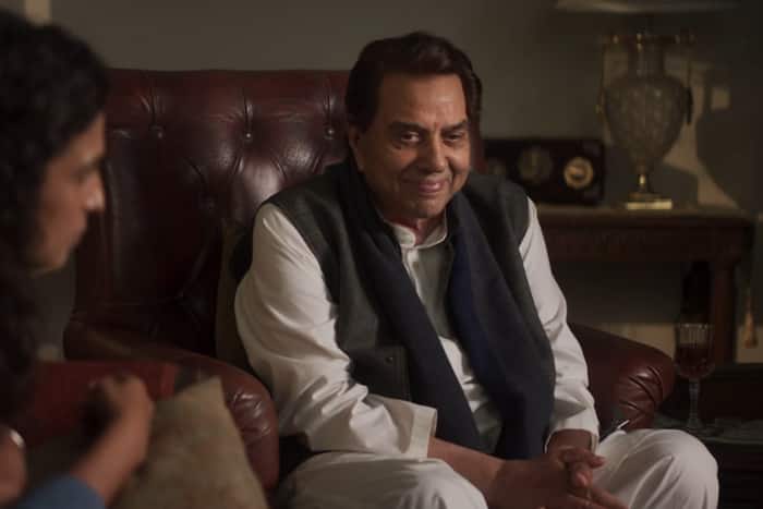 Dharmendra as Khetarpal's grandfather
