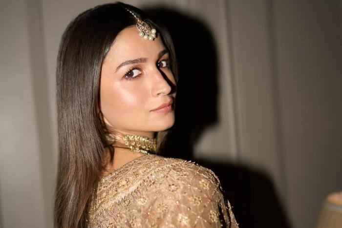 Alia Bhatt revives Ritu Kumar’s 30-year-old archival saree for Kareena ...