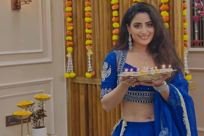 ऐश्वर्या ने अकेले ही की दिवाली सेलिब्रेट