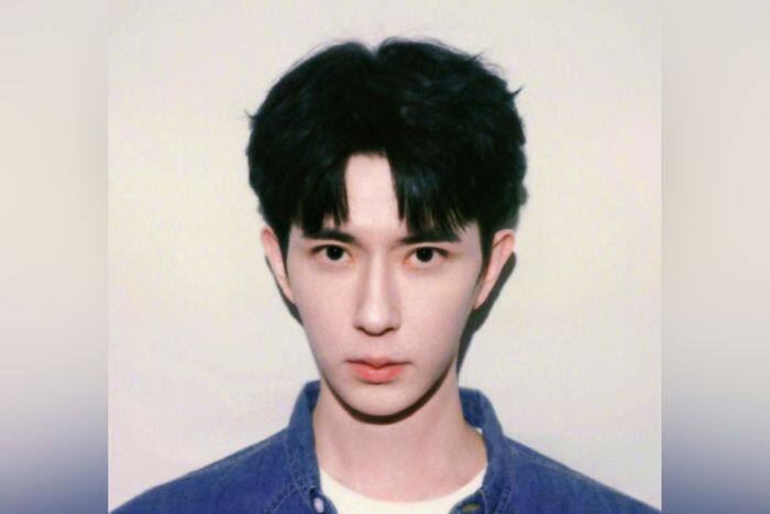 Why are officials resigning from their posts?