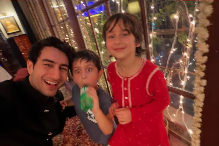 Ibrahim Ali Khan shares pics with...