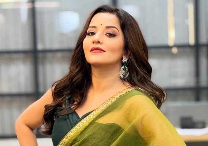 फैंस ने लुटाया मोनालिसा पर प्यार