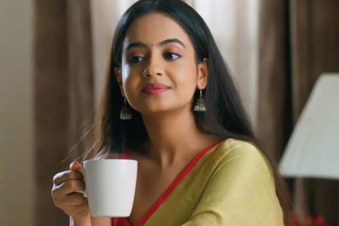 घड़ियाली आंसू बहाने वाली है माही