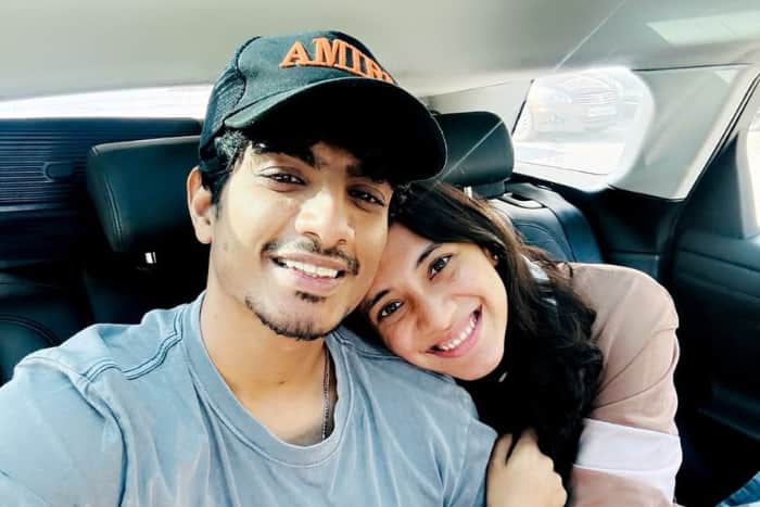 Palash’s flirtatious conversation