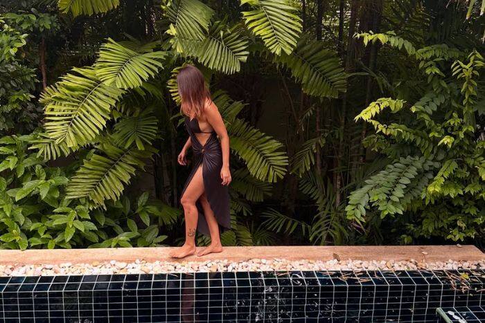 कर्वी फिगर पर क्लीन बोल्ड हुए फैंस