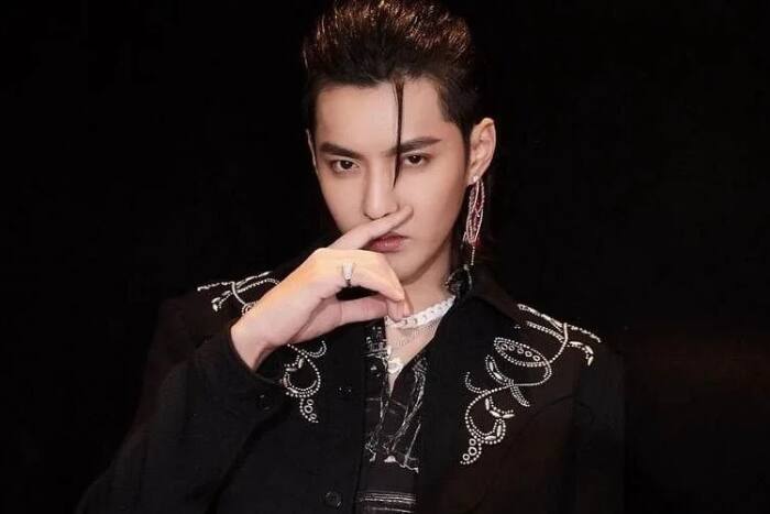 Was Kris Wu attacked by a gang in the prison?