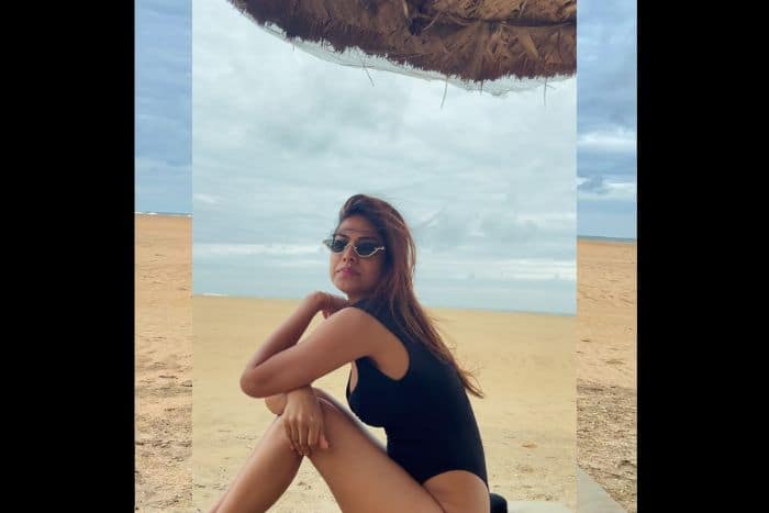 कौन है टीवी की ग्लैमरस डॉल?