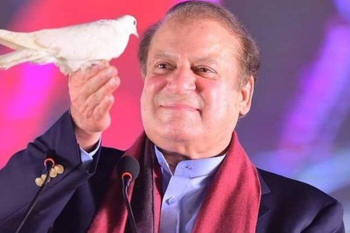 Who is Dharmendra's biggest Pakistani fan?