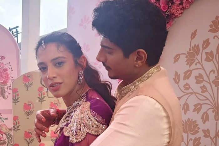 नेटिजन्स खंगाल रहे पलाश का पास्ट