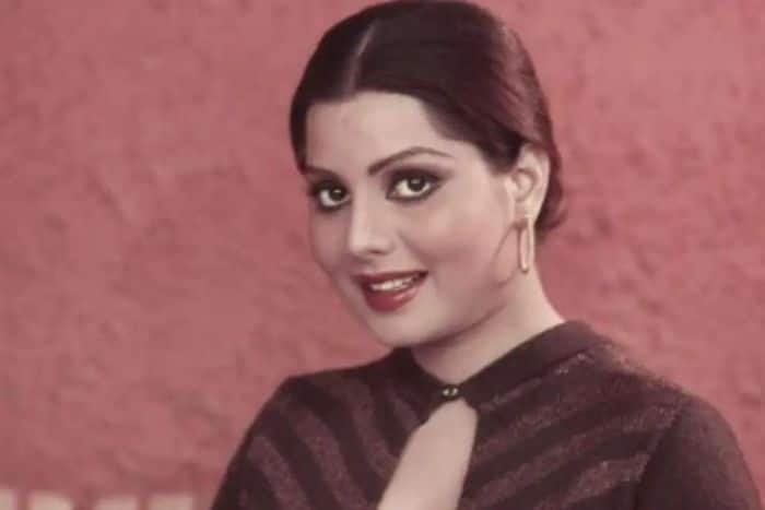 When did Sulakshana Pandit's singing career begin?