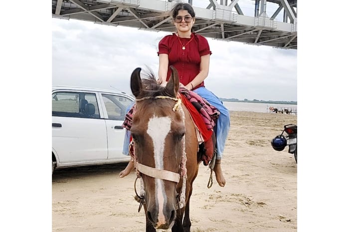 काजल कुमारी दिखाती हैं प्यारी झलक