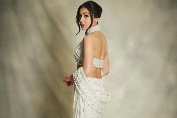 गाउन या लहंगे के लिए परफेक्ट है ये हेयरस्टाइल