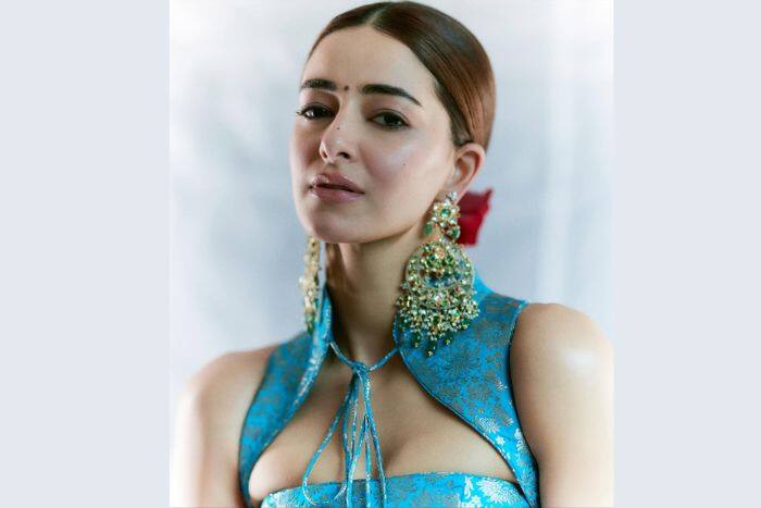 बनारसी साड़ी में गोल्डन जरी का कमाल