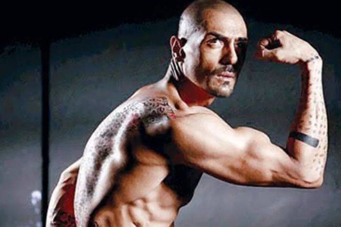 'धाकड़' , डिजास्टर फिल्म, सुपरहिट विलेन