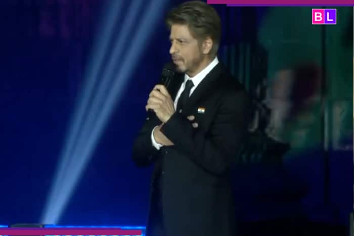 ‘Paz a nuestro país…’ Shah Rukh Khan rinde emotivo homenaje a las víctimas del 26/11, el ataque de Pahalgam y las explosiones de Delhi…